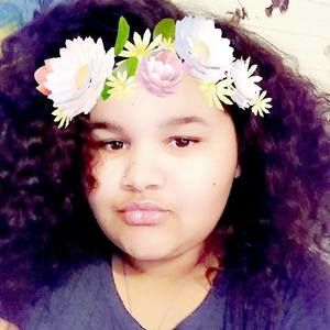 Meet your Posher, Elyecia